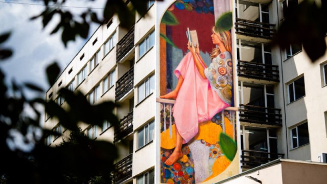 Огромни стенописи връщат ученето в "Студентски град"